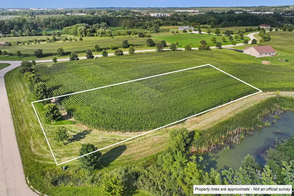 42219 N Strawberry LN, Zion, IL 60099