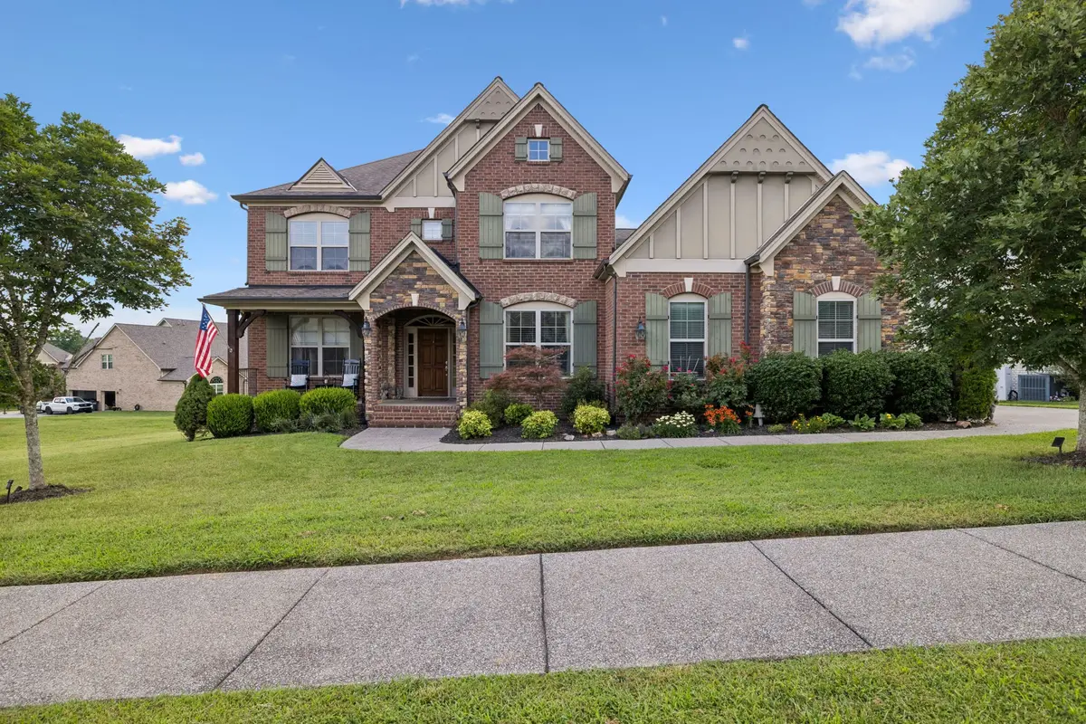 7005 Marwood Dr, College Grove, TN 37046