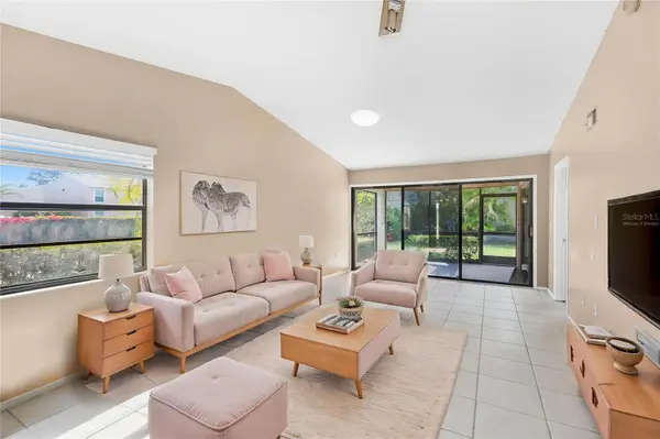 5683 SUMMERSIDE LN #25A, Sarasota, FL 34231