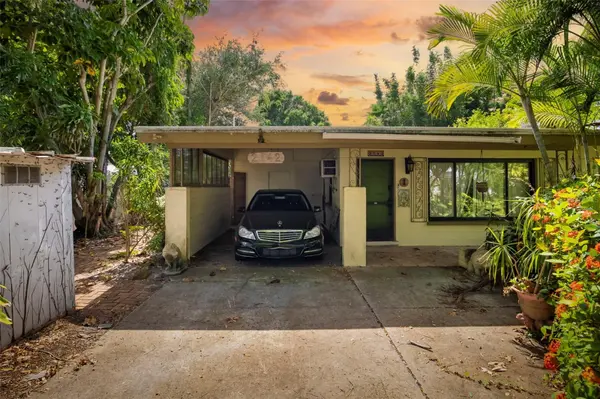 2742 S EAST AVE, Sarasota, FL 34239