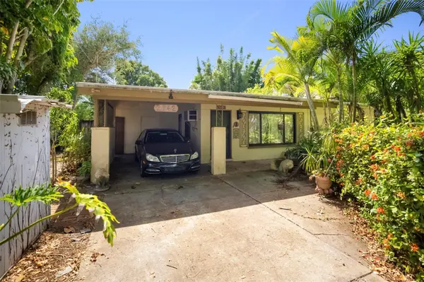 2742 S EAST AVE, Sarasota, FL 34239