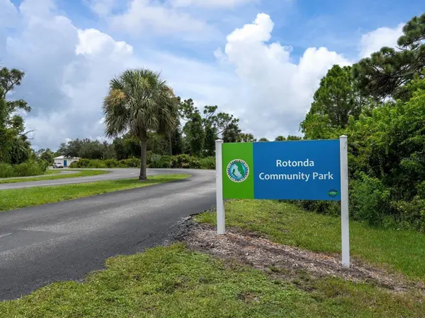 104 ARROW LN, Rotonda West, FL 33947