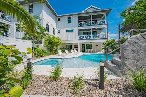 6910 MIDNIGHT PASS RD #B, Sarasota, FL 34242