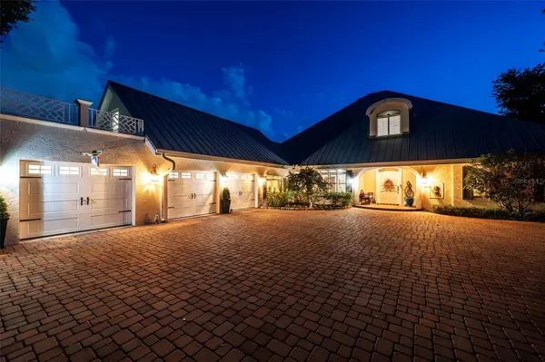 8152 LONGBAY BLVD, Sarasota, FL 34243