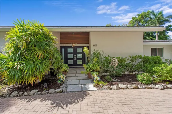 1428 PINE BAY DR, Sarasota, FL 34231