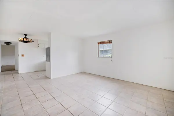 450 32ND AVE N #106W, St Petersburg, FL 33704