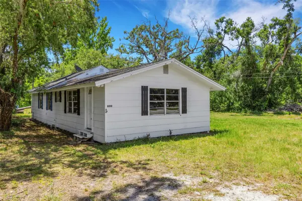 8010 BROWER DR, Bradenton, FL 34211