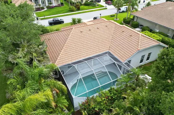 4824 HANGING MOSS LN, Sarasota, FL 34238