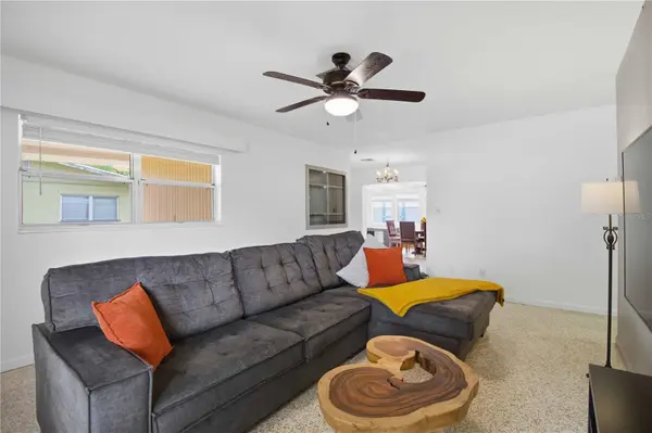 330 CROSBY CT, Sarasota, FL 34237