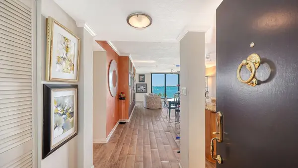 707 S GULFSTREAM AVE #705, Sarasota, FL 34236