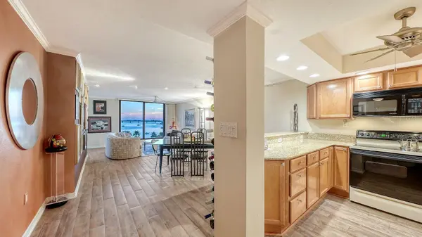 707 S GULFSTREAM AVE #705, Sarasota, FL 34236
