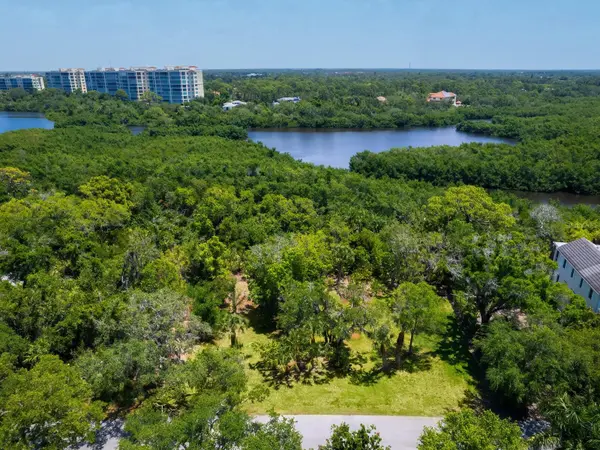 216 OSPREY POINT DR, Osprey, FL 34229