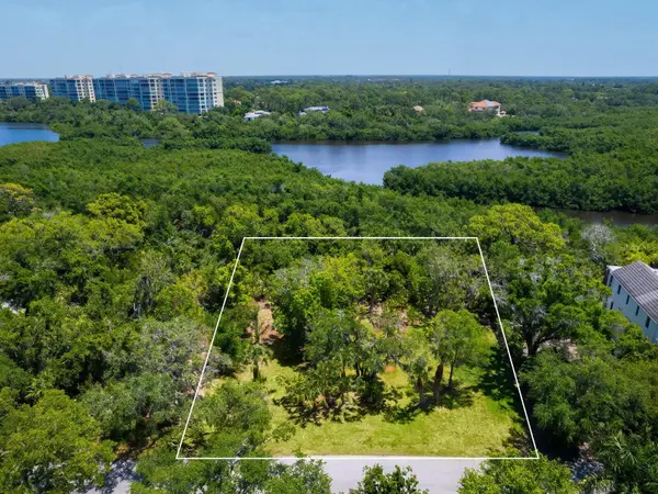 216 OSPREY POINT DR, Osprey, FL 34229