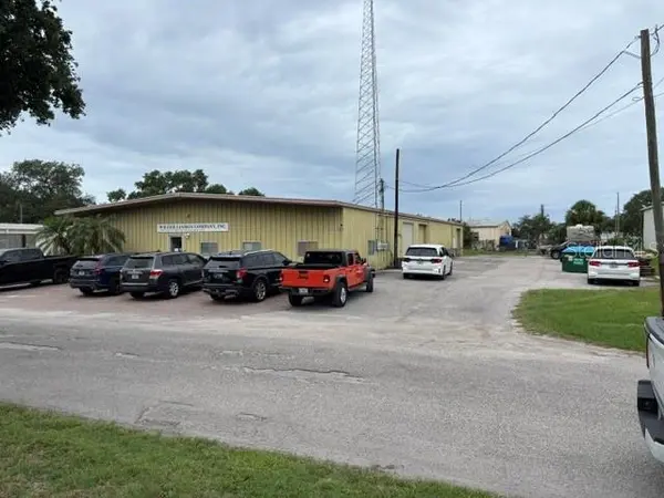 5654 SARAH AVE, Sarasota, FL 34233