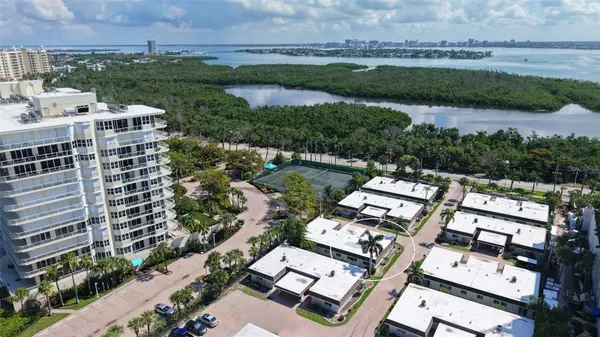 1900 BENJAMIN FRANKLIN DR #V11, Sarasota, FL 34236