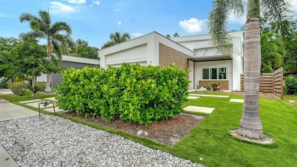 2138 HAWTHORNE ST, Sarasota, FL 34239