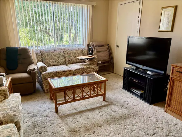1310 GLEN OAKS DR E #385E, Sarasota, FL 34232