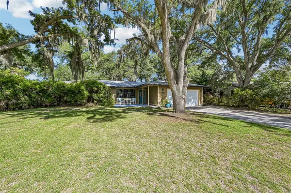 3304 SWAAN LN, Sarasota, FL 34235