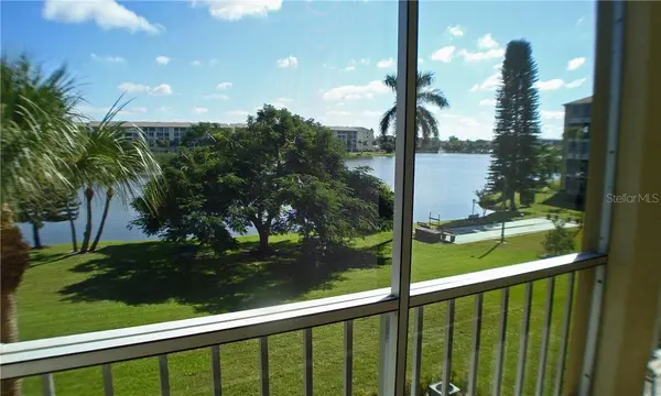 3668 LAKE BAYSHORE DR #K-325, Bradenton, FL 34205
