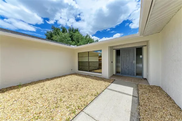4242 DRYDEN CIR, Sarasota, FL 34241