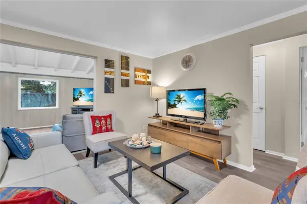 7420 CASS CIR, Sarasota, FL 34231
