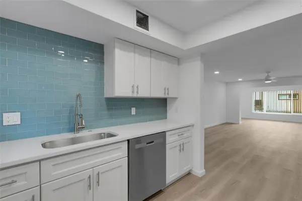 2826 W RAINBOW CIR #2818, Sarasota, FL 34231