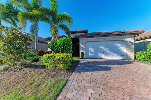 228 MARAVIYA BLVD, Nokomis, FL 34275