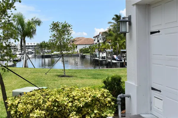 3027 BERMUDA SLOOP CIR, Ruskin, FL 33570