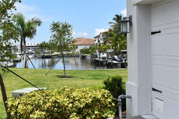 3027 BERMUDA SLOOP CIR, Ruskin, FL 33570