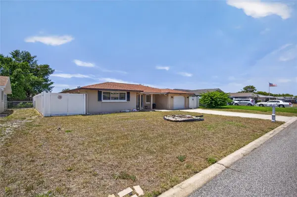 10237 OAK HILL DR, Port Richey, FL 34668