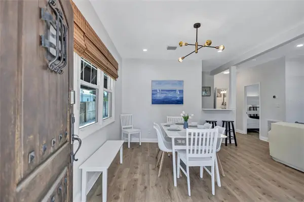 2437 FLOYD ST, Sarasota, FL 34239