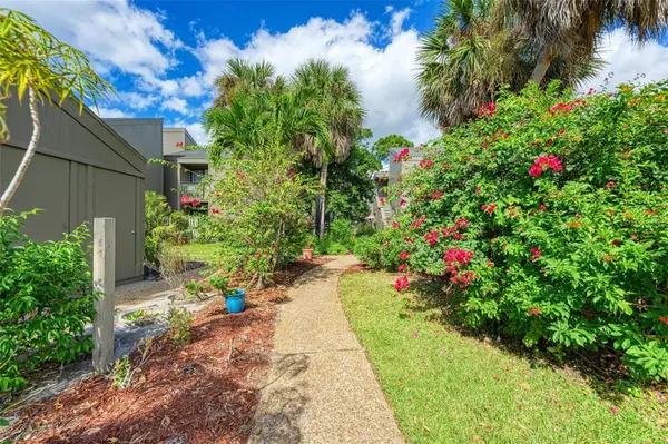 110 WOODLAND PL #110, Osprey, FL 34229