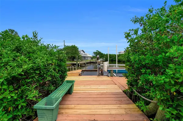 332 SHORE DR, Ellenton, FL 34222