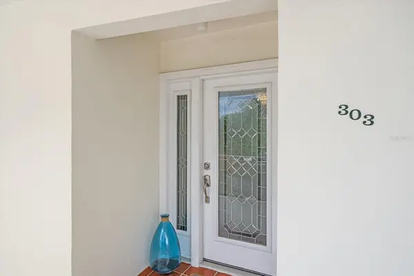 100 SANDS POINT RD #303, Longboat Key, FL 34228