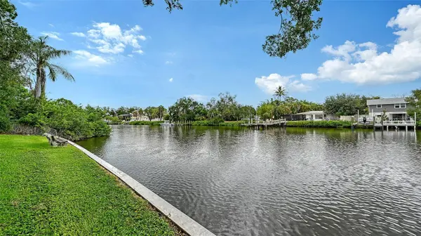2103 LUSITANIA DR, Sarasota, FL 34231