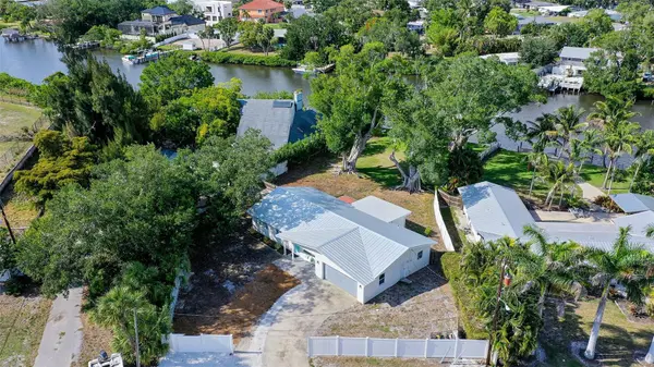 2103 LUSITANIA DR, Sarasota, FL 34231