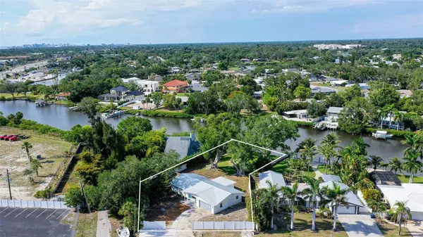 2103 LUSITANIA DR, Sarasota, FL 34231