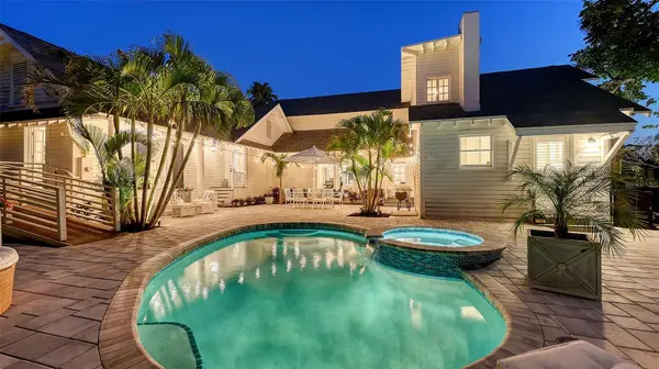 7715 WESTMORELAND DR, Sarasota, FL 34243
