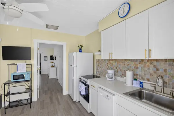 908 VILLAS DR #10, Venice, FL 34285