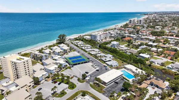 908 VILLAS DR #10, Venice, FL 34285