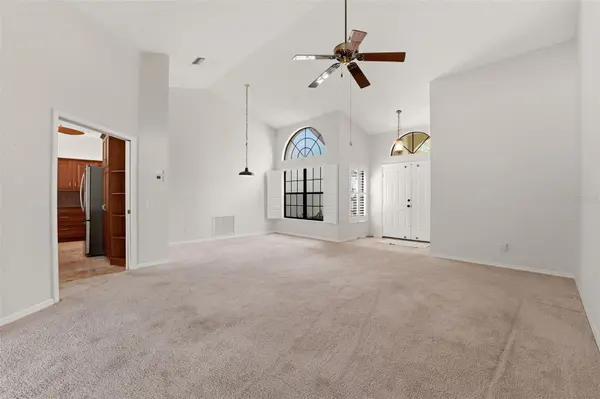 215 CARRIAGE HOUSE LN #215, Nokomis, FL 34275
