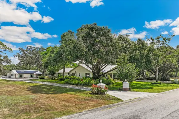 7565 CASTLE DR, Sarasota, FL 34240
