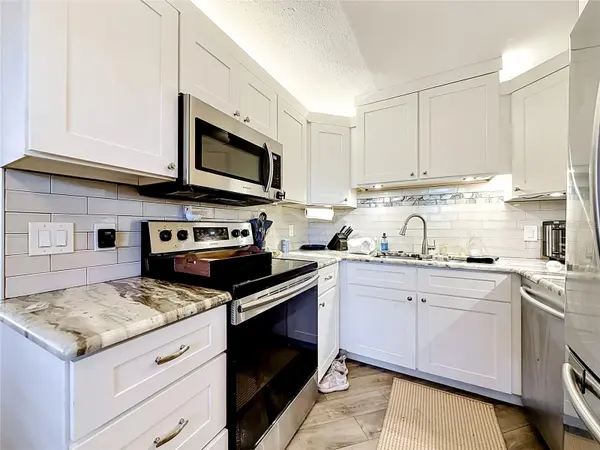 4050 4TH ST N #304, St Petersburg, FL 33703