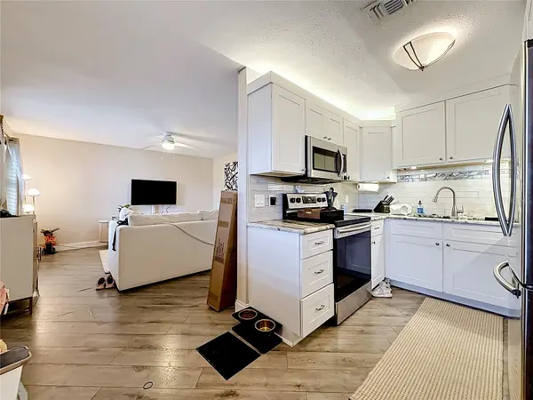 4050 4TH ST N #304, St Petersburg, FL 33703