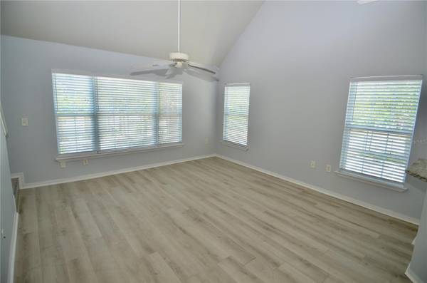 5621 BIDWELL Pkwy #202, Sarasota, FL 34233