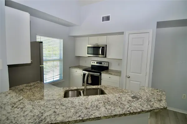 5621 BIDWELL Pkwy #202, Sarasota, FL 34233