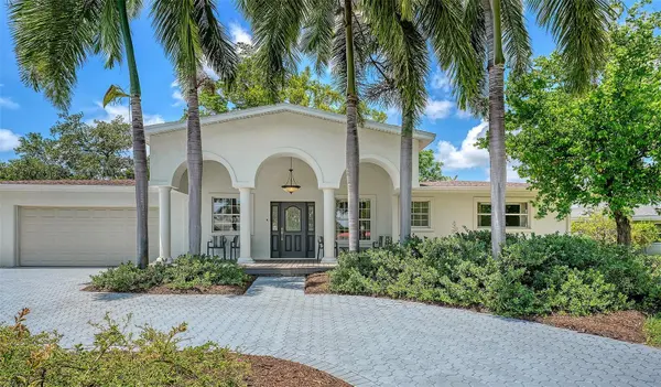 2465 FOSTER LN, Sarasota, FL 34239