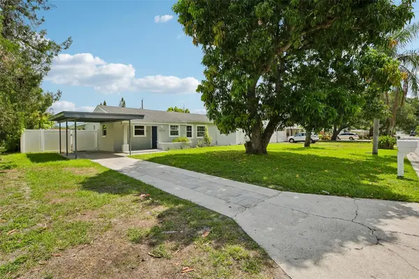 2214 23RD AVE W, Bradenton, FL 34205