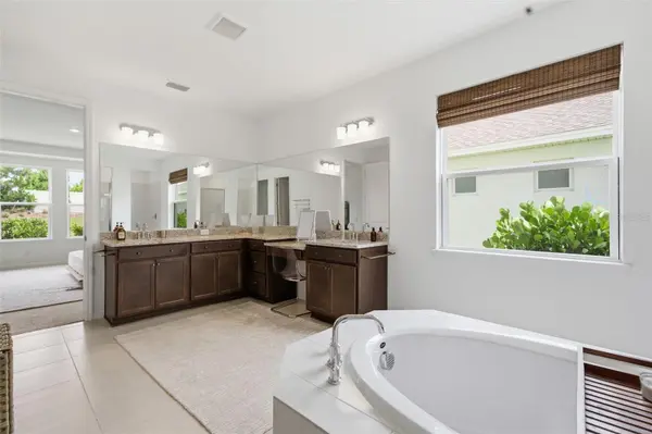 16508 STAR GRASS CIR, Lakewood Ranch, FL 34211