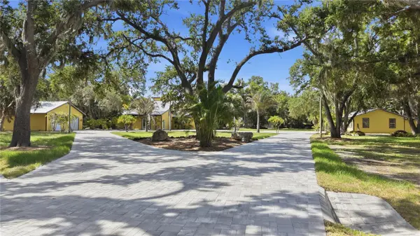 3348 ALAMO LN, Sarasota, FL 34235